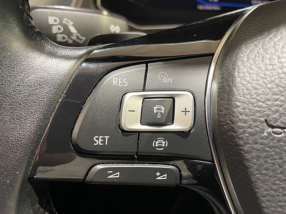Volkswagen T-Roc 9 of 18