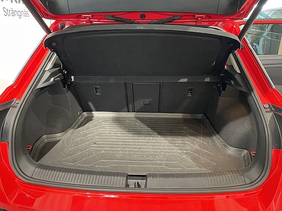 Volkswagen T-Roc 15 of 18