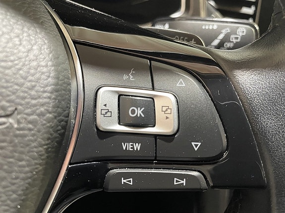 Volkswagen T-Roc 10 of 18
