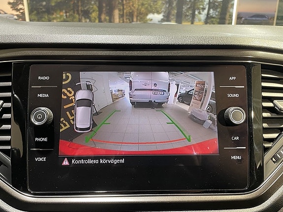 Volkswagen T-Roc 8 of 18