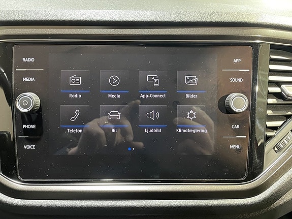 Volkswagen T-Roc 7 of 18