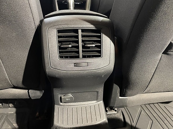 Volkswagen T-Roc 14 of 18