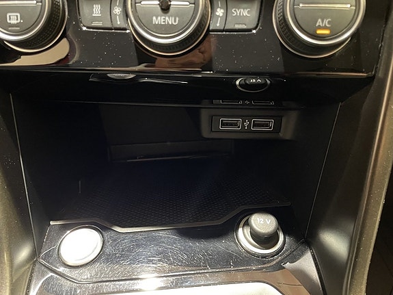 Volkswagen T-Roc 12 of 18
