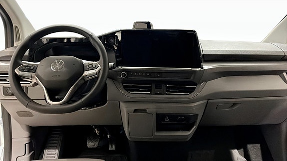 Volkswagen Caravelle 10 of 12