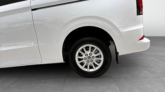 Volkswagen Caravelle 6 of 12