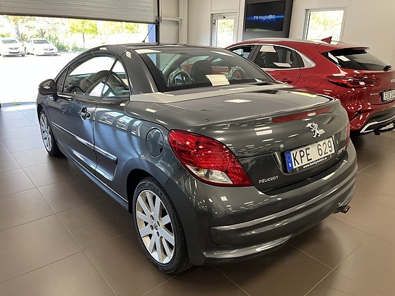 Peugeot 207 CC 2 of 5