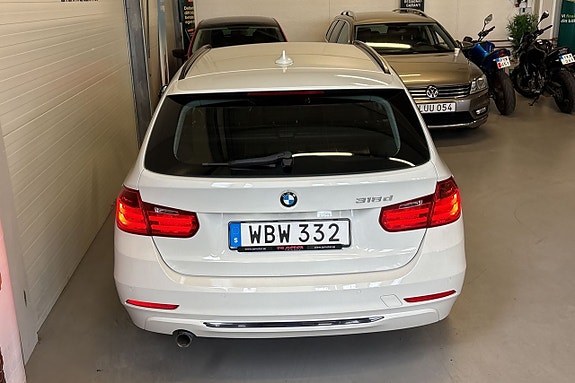 BMW 318d 8 of 18