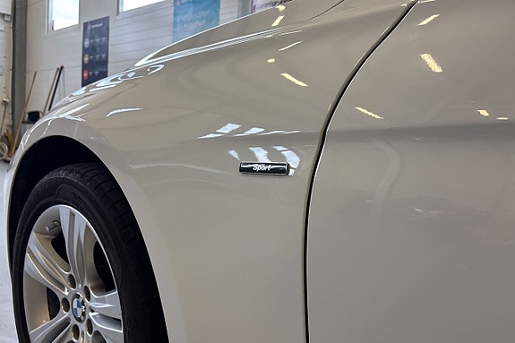 BMW 318d 16 of 18