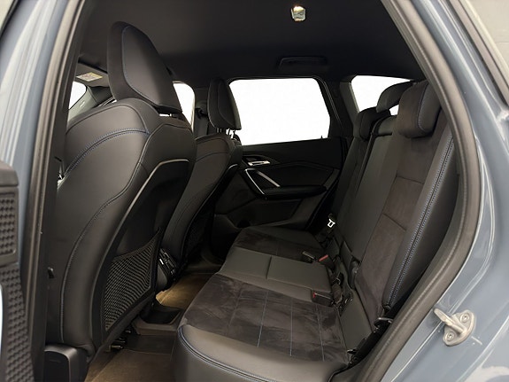 BMW iX1 28 of 30