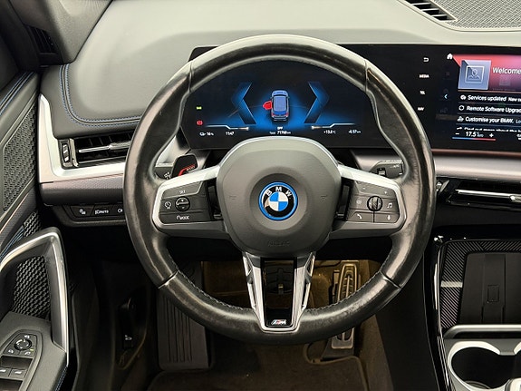 BMW iX1 13 of 30