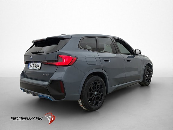 BMW iX1 6 of 30