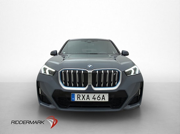 BMW iX1 3 of 30