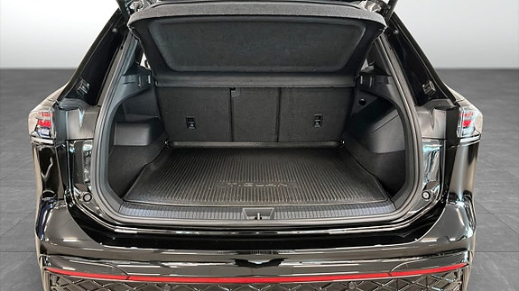 Volkswagen Tiguan 12 of 12