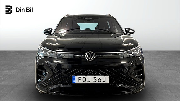 Volkswagen Tiguan 4 of 12