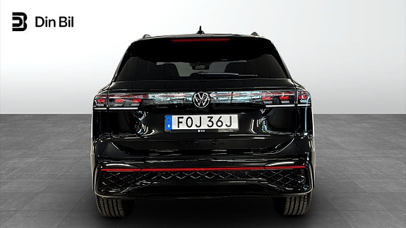 Volkswagen Tiguan 5 of 12