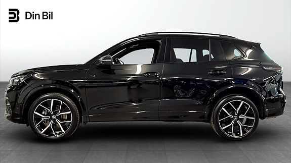 Volkswagen Tiguan 2 of 12