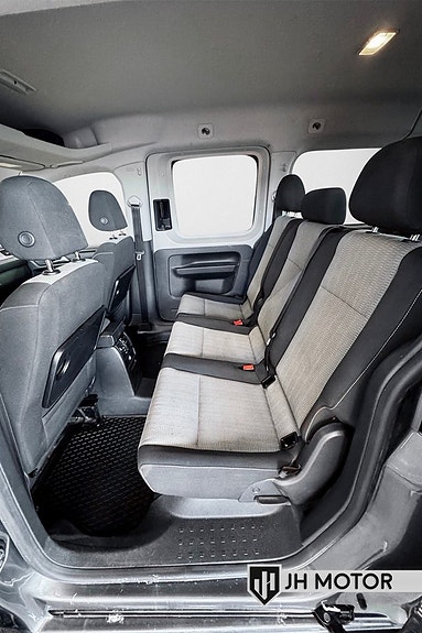 Volkswagen Caddy Maxi 14 of 28