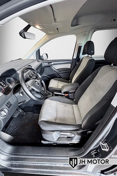 Volkswagen Caddy Maxi 11 of 28