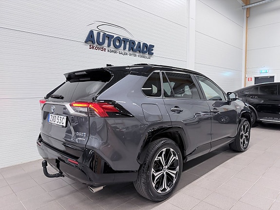 Toyota RAV4 8 of 20
