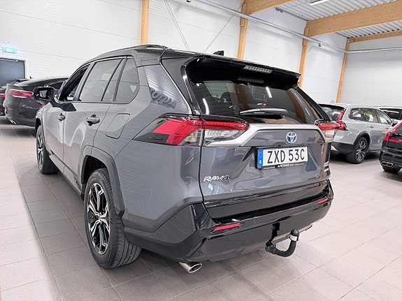 Toyota RAV4 10 of 20