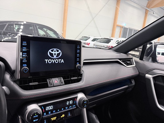Toyota RAV4 13 of 20