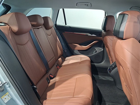 Skoda Superb 12 of 18