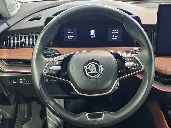Skoda Superb 9 of 18