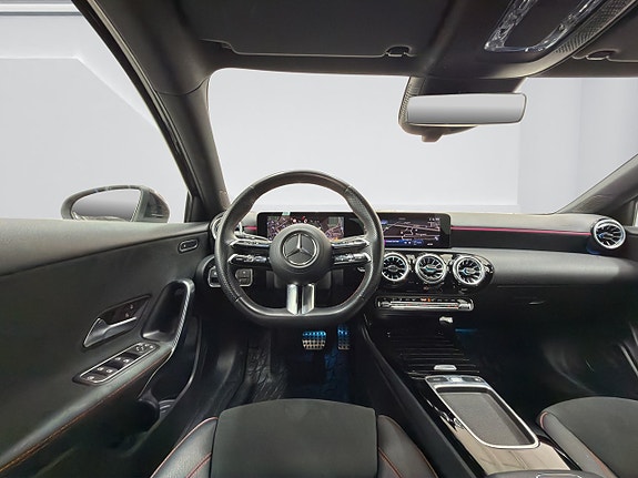 Mercedes-Benz A200 11 of 20