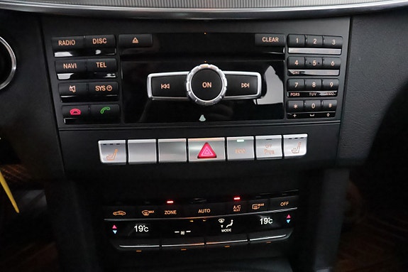 Mercedes-Benz E220 17 of 21