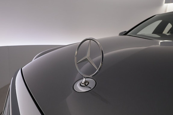 Mercedes-Benz E220 10 of 21