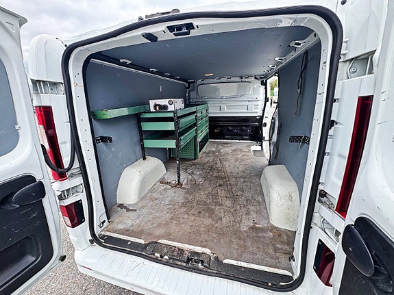Opel Vivaro 5 of 5