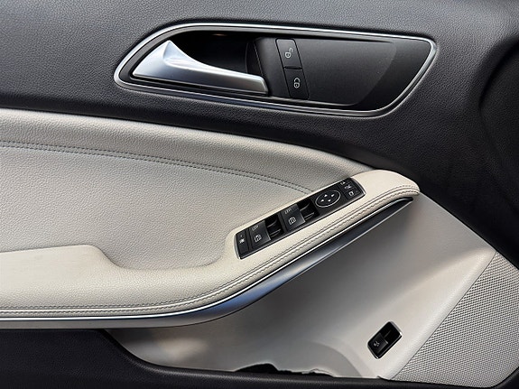 Mercedes-Benz GLA220 d 18 of 20