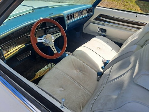 Cadillac Deville 8 of 9