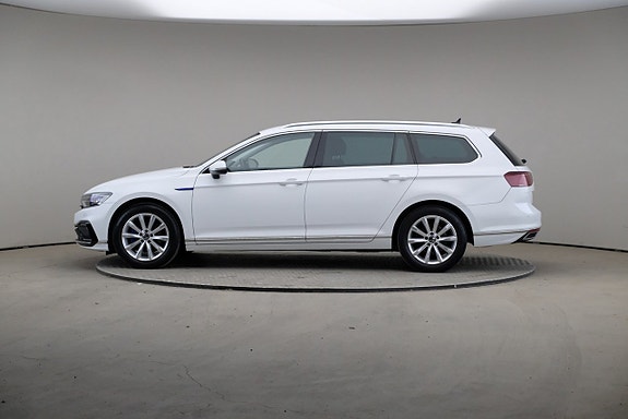 Volkswagen Passat 4 of 5