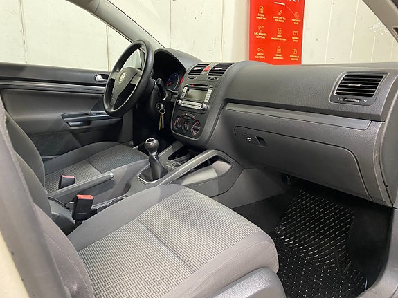 Volkswagen Golf V 10 of 13