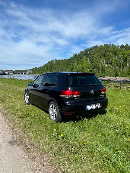 Volkswagen Golf VI 2 of 5