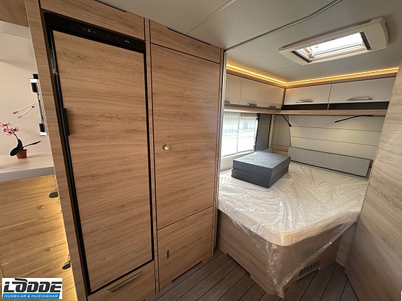 Knaus SÜDWIND BLACK SELECTION 580 UF 8 of 9