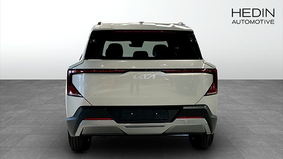 Kia EV5 7 of 9