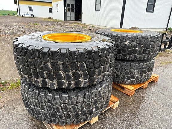 Michelin Snoplus däck med fälg till Volvo L70H , L90H 5 of 5