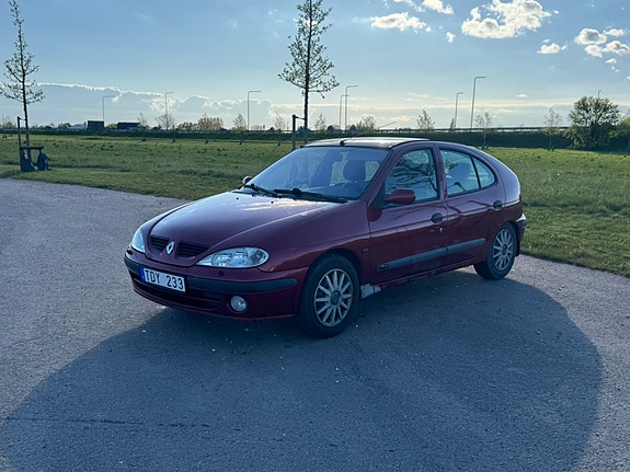 Renault Megane I 2 of 5
