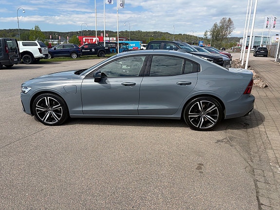 Volvo S60 3 of 5