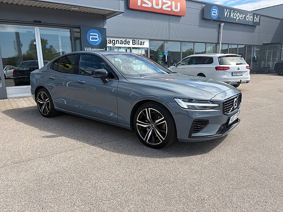 Volvo S60 2 of 5