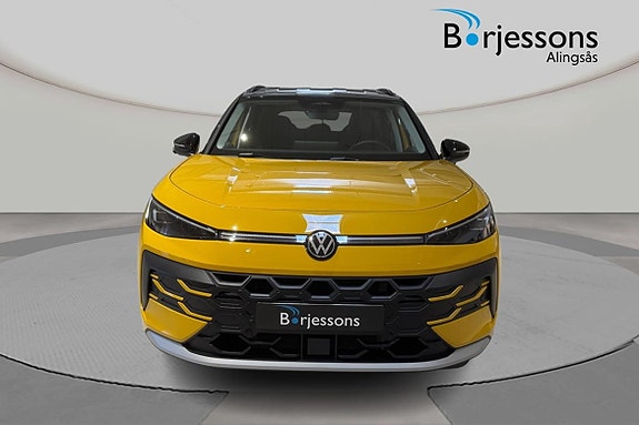 Volkswagen T-Roc 2 of 5