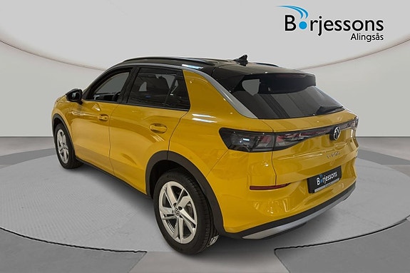 Volkswagen T-Roc 7 of 15