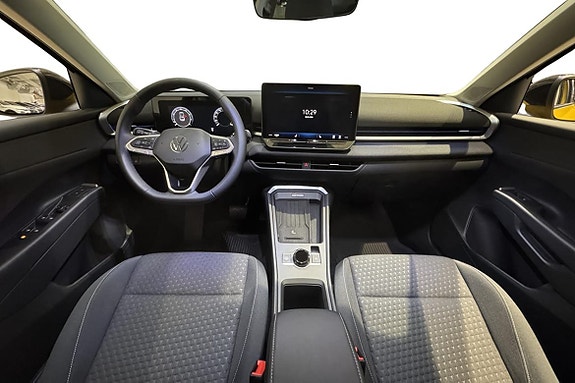 Volkswagen T-Roc 15 of 15