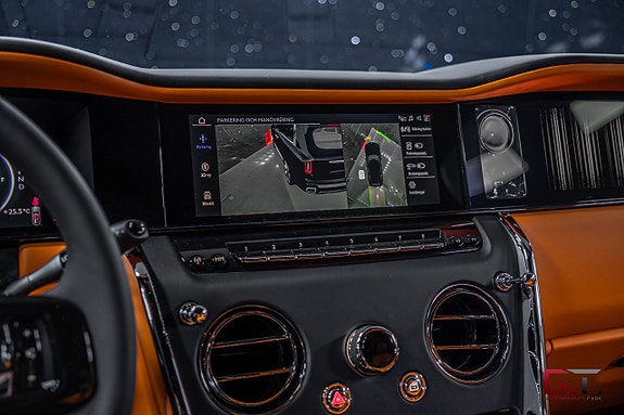 Rolls Royce Cullinan 16 of 27
