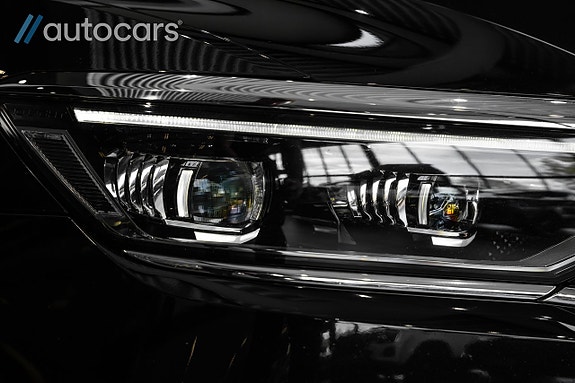 Volkswagen Passat 11 of 30