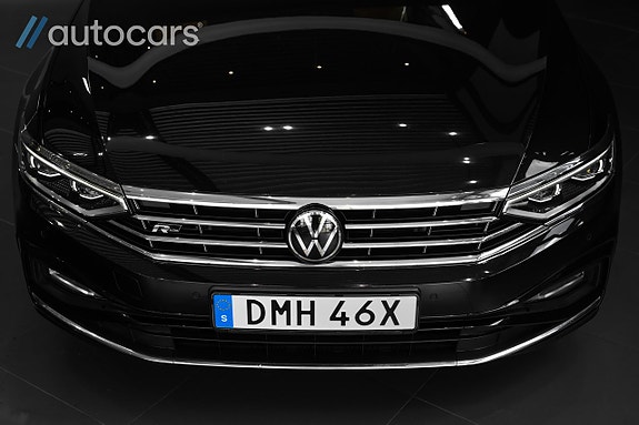 Volkswagen Passat 10 of 30