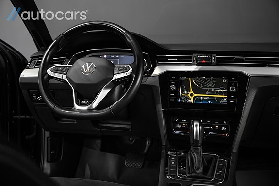 Volkswagen Passat 28 of 30