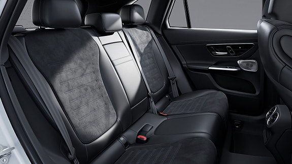 Mercedes-Benz GLC400 e 13 of 16